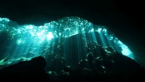 Пещерни спасители спасяват водолаз изчезнал в пещера