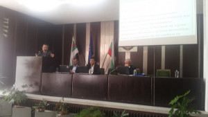 Заведенията ще работят до 2300 ч