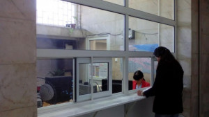 За улеснение на гражданите вече две каси работят в сградата