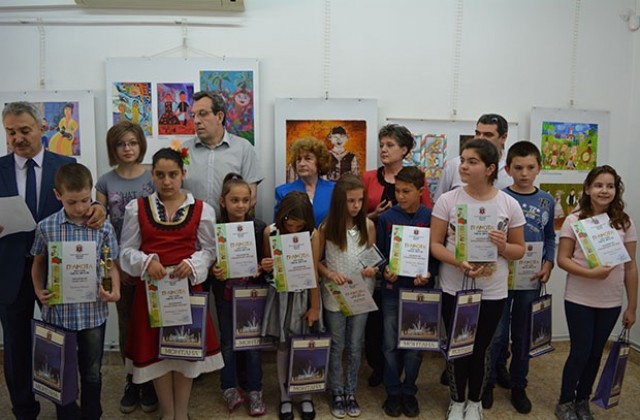 Деца от Бесарабия за пръв път участват в конкурса „Тъпан бие, хоро се вие”