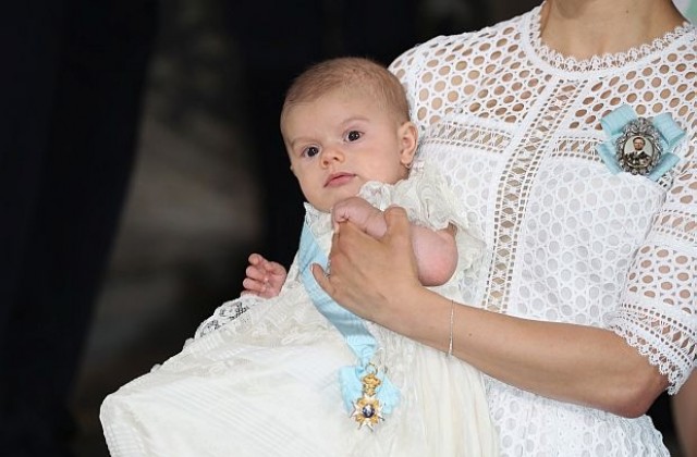 Кръстиха сина на шведската принцеса Виктория (СНИМКИ)