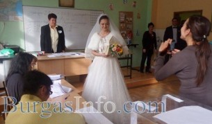 Булка "избяга" от сватбата си, за да пусне бюлетина