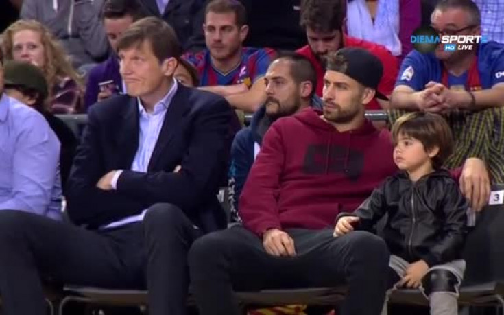 Жерар Пике гледа Везенков и баскетболното Ел Класико