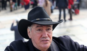 Почина Бисер Киров