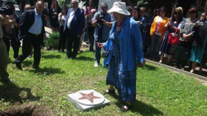 Татяна Лолова засади липа в Алеята на славата