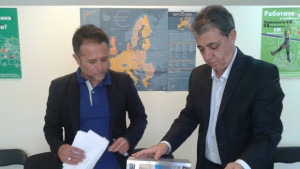 Реформатори даряват 400 домашни аптечки на хора в затруднено положение