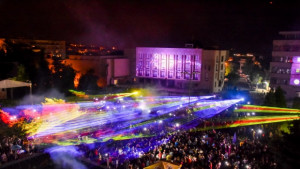 Над 25 000 души наблюдаваха уникалното лазерно светлинно шоу в