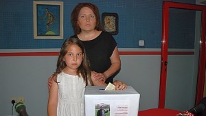 8годишната Василена се отказа от летен лагер за спасижоро