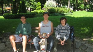 Младежи от Дупница с подписка до кмета с искане за