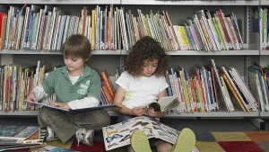 Децата които растат сред книги печелят повече като големи