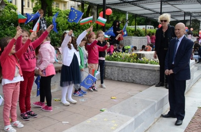 Образованието на открито за първи път в Хасково