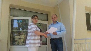 Депутатът д р Иван Ибришимов с жест към децата от