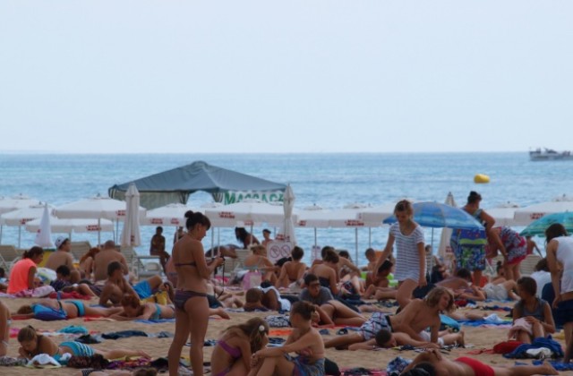 Западните тийнейджъри създавали най-много проблеми на плажа