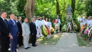 Варна се прекланя пред Ботев
