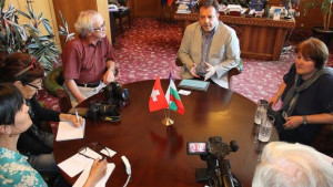 Водещи журналисти от Швейцария с голям интерес към ВТърново като