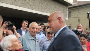 Баба Цветанка от Г Оряховица към премиера Да увеличиш пенсиите