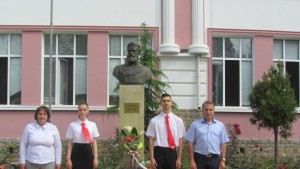 Нова Загора се поклони пред подвига на Ботев