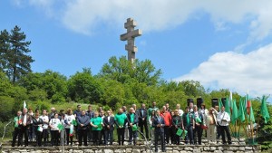 Стотици се поклониха пред подвига на Христо Ботев