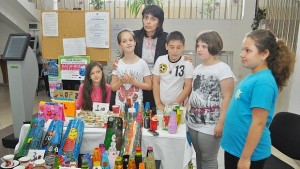 Деца подкрепят изграждане на войнишки паметници с продажба на сувенири