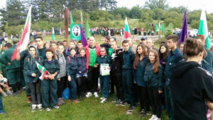 Цветан Цветанов и голяма група търновски ученици се изкачиха на