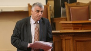 Румен Гечев за готвения нов заем Скандално е управляващите го