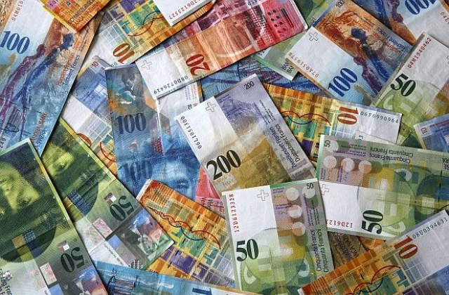 Швейцарците решават на референдум за 2500 франка безусловен основен доход
