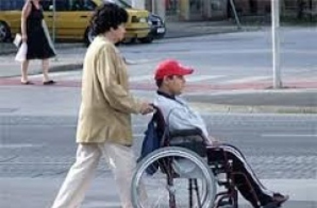 Приемат документи за лични асистенти в Казанлък