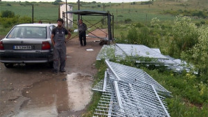 Откраднаха 20 метални платна за оградата по границата с Турция