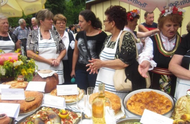 Национален фестивал на българския фолклор и традиционната кухня тази събота в село Пряпорец