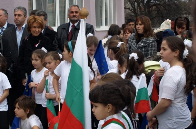 Обявиха свободните места за първокласници