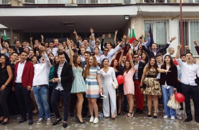 Зрелостниците от Aнглийската в челната класация по успех в България
