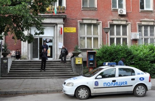 Полицията работи по няколко версии за обира на пощата в Хасково