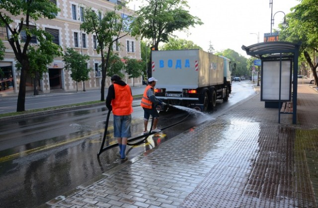 540 декара улици и площади са измити във Варна през май