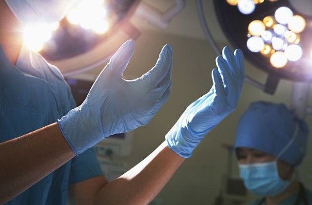 Хирург търси болница, подходяща за трансплантация на глава