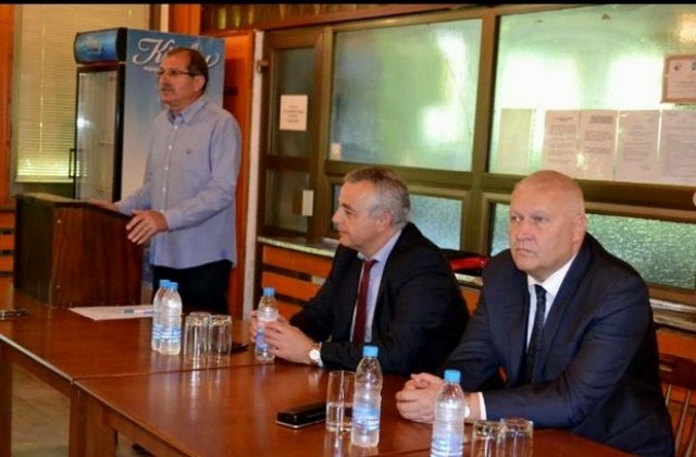 Депутатите Васил Антонов и д-р Емил Райнов проведоха срещи в Белене и Никопол