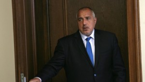 Борисов пратил данъчни да проверяват всеки луксозен автомобил в Слънчев