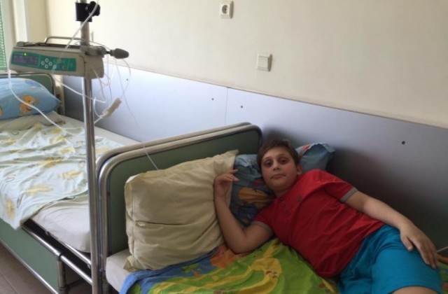 9-годишният Калоян от Варна се нуждае от помощ, за да живее