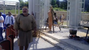 Ути Бъчваров приготви антично ястие по време на фестивала Орел