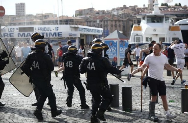 Британец е в критично състояние след сбивания с руснаци в Марсилия