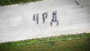 Авиатори с нетрадиционна честитка за рождения ден на Бойко Борисов