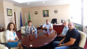 Кметът на Нова Загора и областния управител обсъдиха националната програма