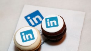 Microsoft придоби LinkedIn