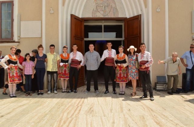 С голям успех премина гостуването на ансамбъл Ритъм при сънародниците ни в Румъния