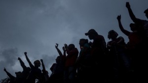 Отчаянието на венецуелците разменят спагети за памперси