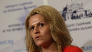 ГЕРБ обвиниха Корнелия Нинова в лъжа