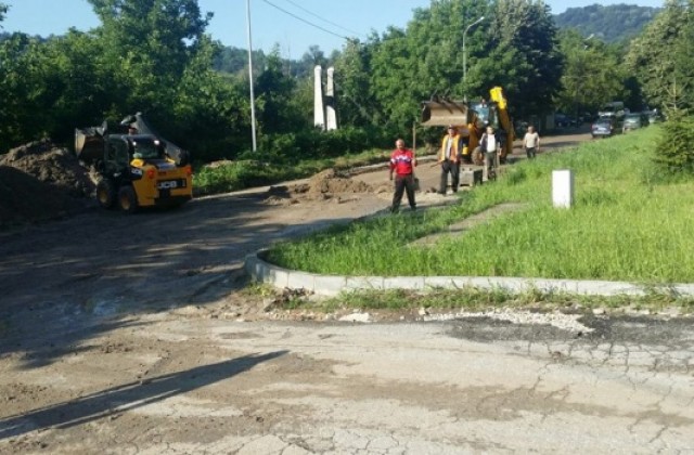 Чистят отводнителните шахти в целия град