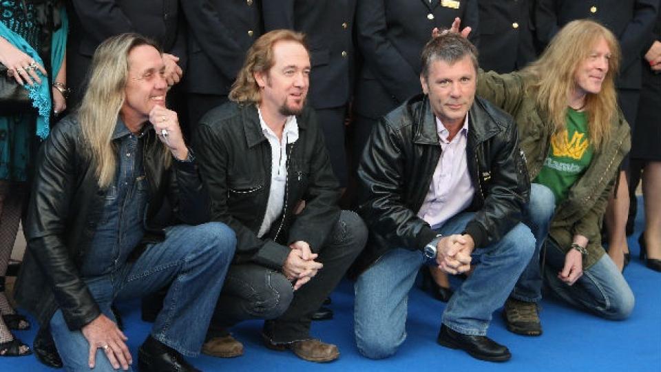 "Айрън Мейдън", "Аскинг Аликзандрия" и "Крийпър" с награди "Златни богове"