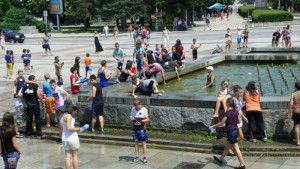 Водни войни днес на площад Възраждане