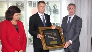 Клаус Йоханис получи от Георг Спартански реликви от бойните полета