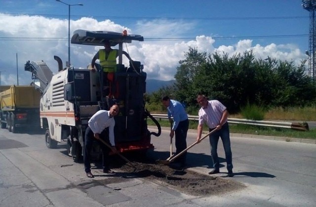 Общината дава курбан за Коматевско шосе